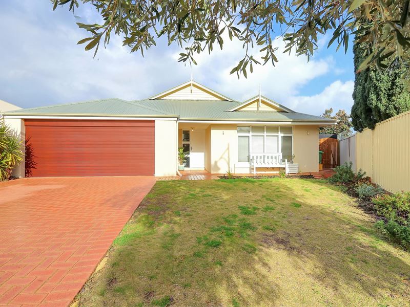 32 Amity Circuit, Shoalwater