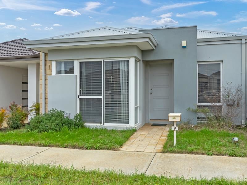 9 Saunton Way, Ridgewood