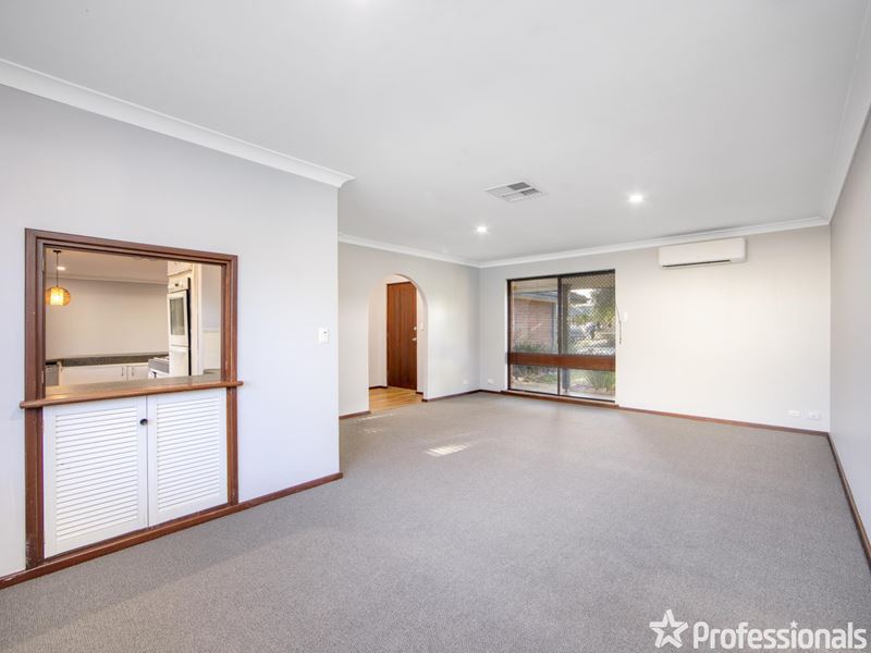 8 The Retreat, Forrestfield