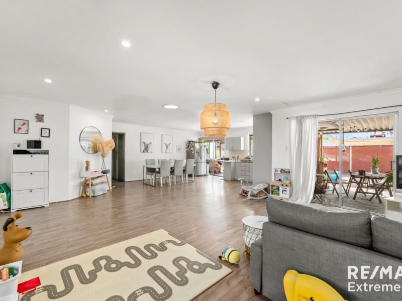 25 Leach Highway, Wilson