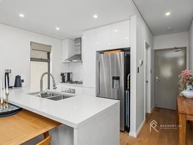 1/17 Selina Street, Innaloo WA 6018