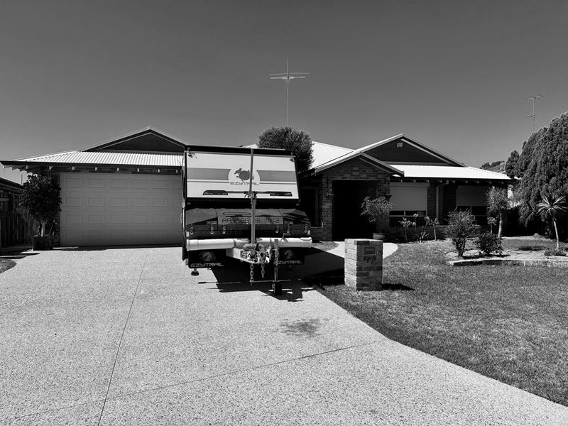 24 Mayfair Mews, Meadow Springs