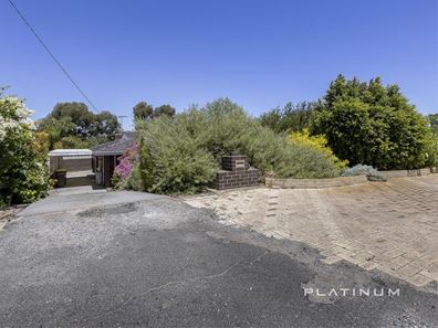 24 Mayflower Crescent, Craigie WA 6025