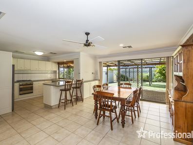 38 Northumberland Avenue, Alexander Heights WA 6064