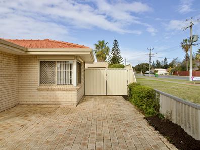 2 Rand Avenue, Waikiki WA 6169