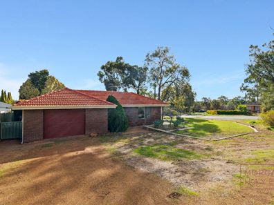 7 Bulla  Street, Lesmurdie WA 6076