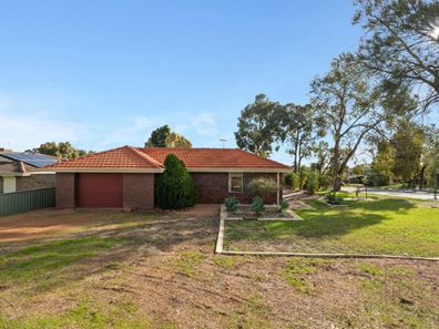 7 Bulla  Street, Lesmurdie WA 6076