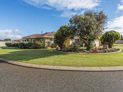 5 Taranto Walk, Secret Harbour WA 6173