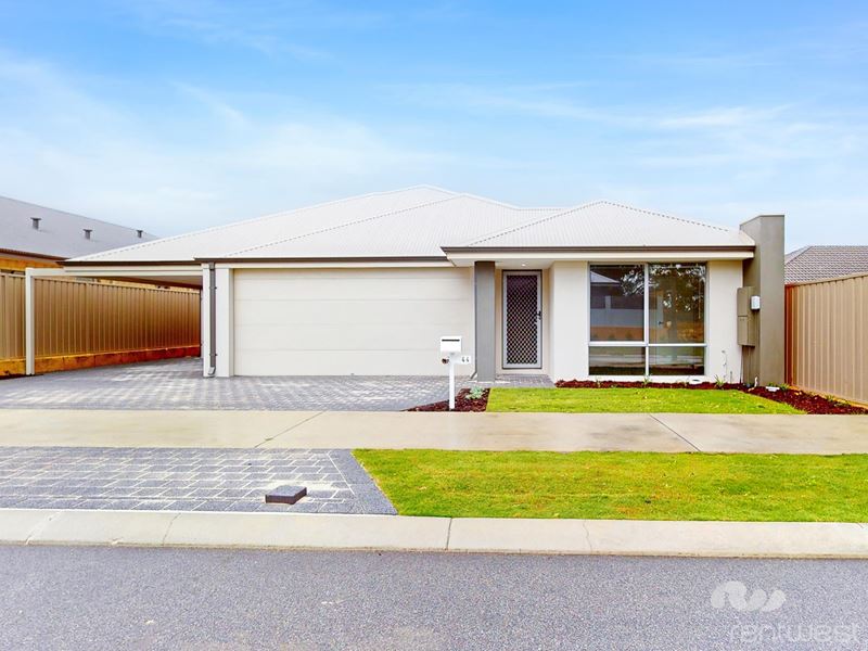 44 Hurlingham Loop, Meadow Springs