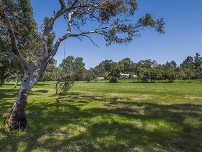 1 Brigalow Way, Lesmurdie WA 6076