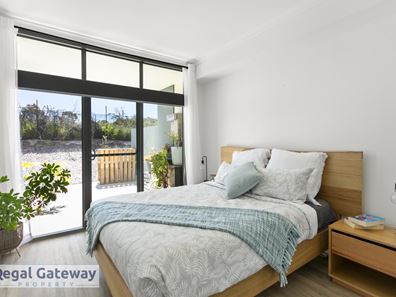 32/34 Malata Crescent, Success WA 6164