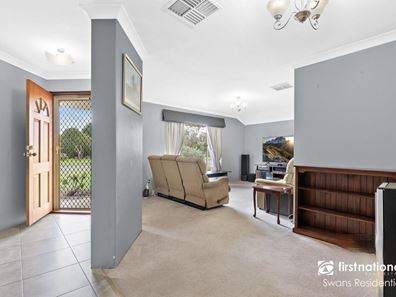 54 Bottlebrush Drive, Thornlie WA 6108