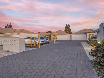 4/19 Muscari Close, Seville Grove WA 6112