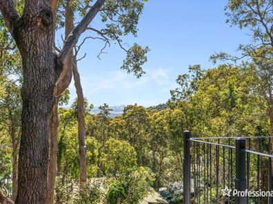 22 Francis Road, Kalamunda WA 6076