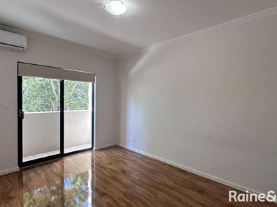 2/32 The Crescent, Midland WA 6056