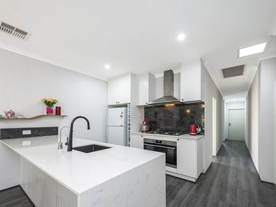 16 Hayeswater Street, Aveley WA 6069