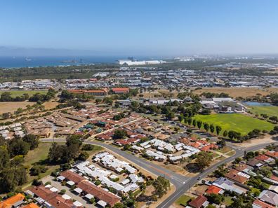 4/12 Dowling Street, Rockingham WA 6168