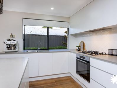 18 Forward Street, Manning WA 6152