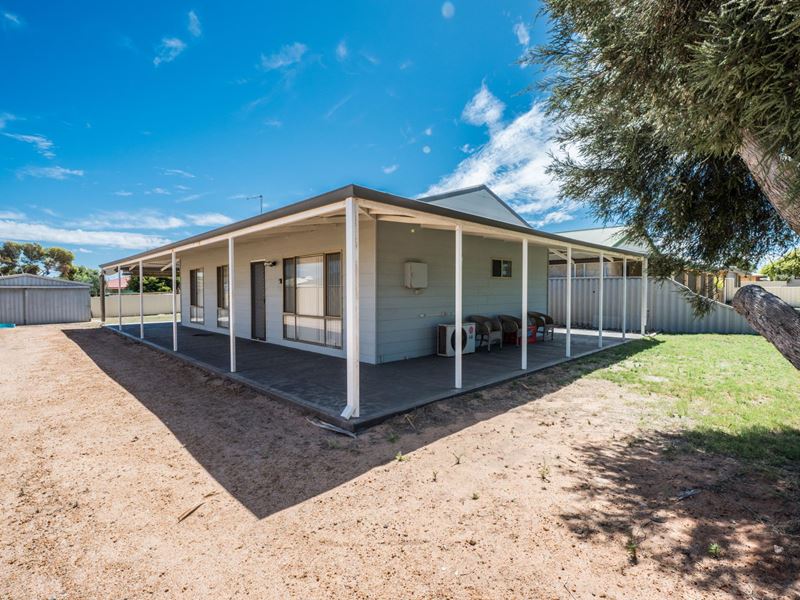 14 North Shore Drive, Dongara WA 6525