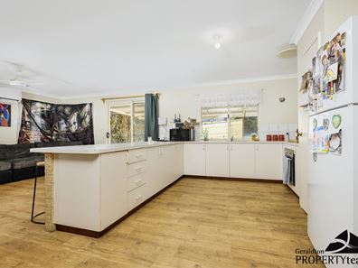 3 Weeloo Road, Waggrakine WA 6530