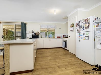 3 Weeloo Road, Waggrakine WA 6530