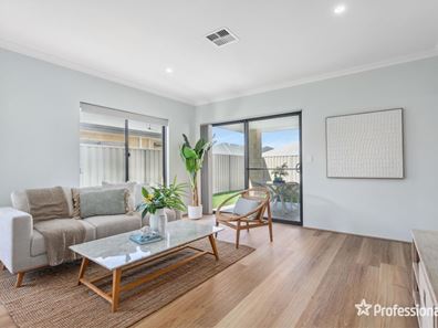 71 Coyong Road, Wattle Grove WA 6107