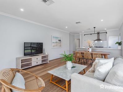 71 Coyong Road, Wattle Grove WA 6107