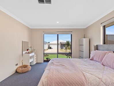 10 Dampier Road, Mandogalup WA 6167