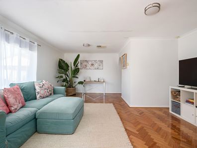 10 Siberia Close, Hannans WA 6430