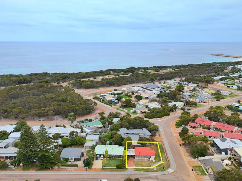2 Flinders Street, Hopetoun WA 6348