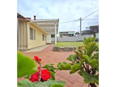 2 Flinders Street, Hopetoun WA 6348