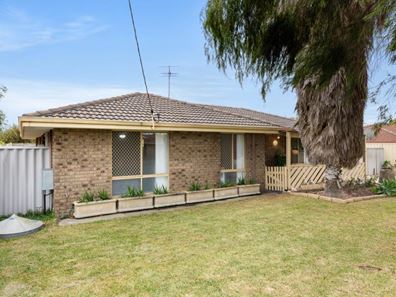 19 Lakemba Way, Waikiki WA 6169