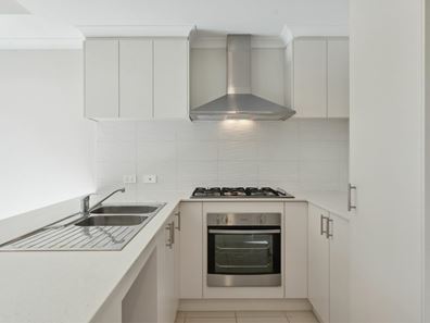 13 Saunton Way, Ridgewood WA 6030