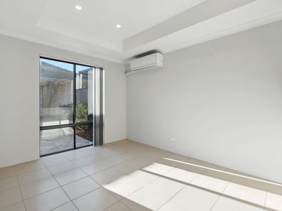 13 Saunton Way, Ridgewood WA 6030