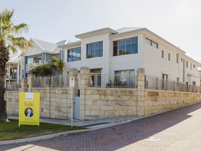 18 Ocean Falls Boulevard, Mindarie WA 6030