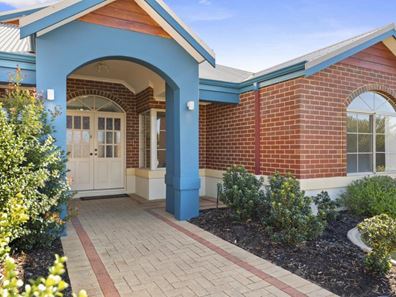 5 Bluefields Parkway, Port Kennedy WA 6172