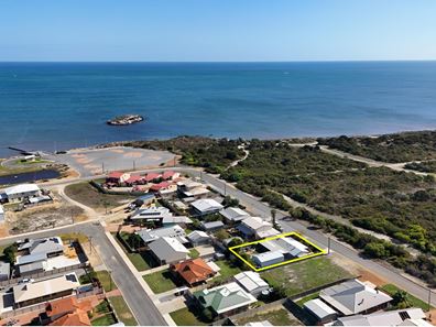 28 Illyarrie Street, Leeman WA 6514