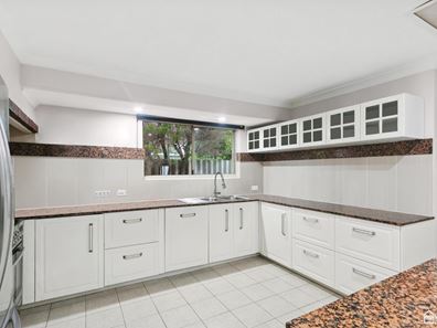 121 Grovelands Drive, Camillo WA 6111