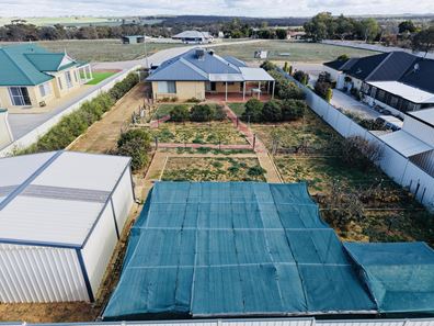 24 Reid Street, Quairading WA 6383