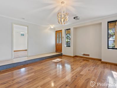 62 Gentle Circle, South Guildford WA 6055