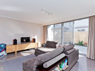 9C Watkins Street, Fremantle WA 6160