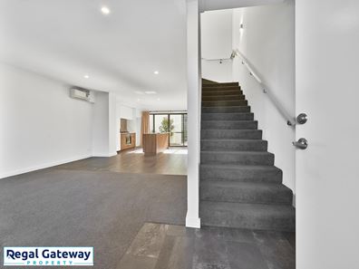 31 Mudstone Road, Treeby WA 6164
