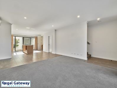 31 Mudstone Road, Treeby WA 6164