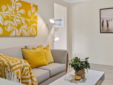 6/17 Civic Gardens, Cannington WA 6107