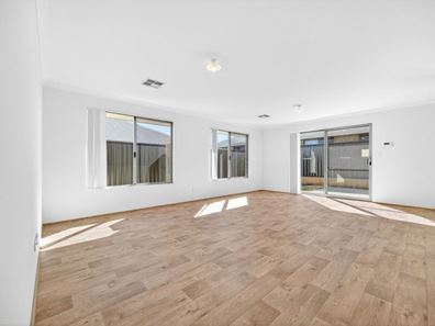 2 Lechuza Way, Madora Bay WA 6210