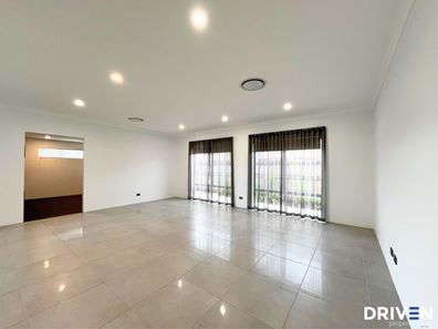 5 Huxley Drive, The Vines WA 6069