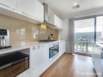 10 Beneke Street, Bushmead WA 6055