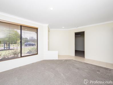69 Foxton Boulevard, High Wycombe WA 6057