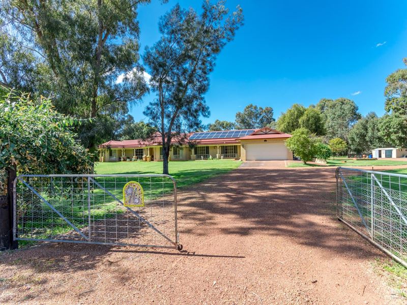 96 Fielder Road, Serpentine WA 6125