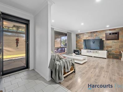 8 Abdale Court, Camillo WA 6111
